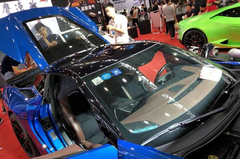 ¿Cuáles son los precios de las entradas para la Exposición de Autopartes de Wuhan (APW) de 2026 y cómo puedo adquirirlas?